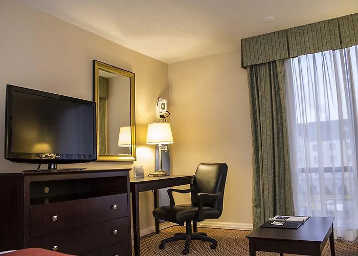 Express & By Ihg 2* Springfield