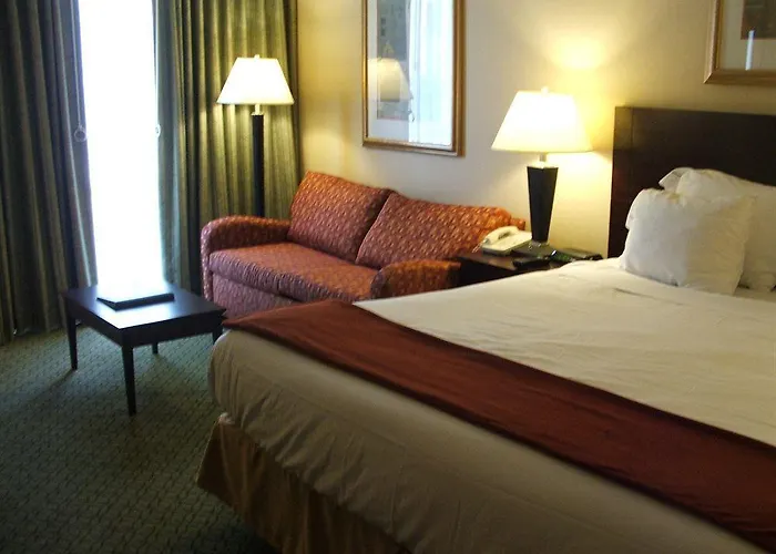 Express & By Ihg Hotel 2*
