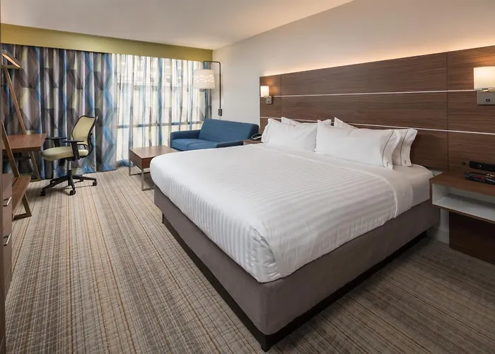 Hotel Express & By Ihg 2*