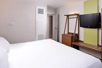Express & By Ihg 2* Springfield