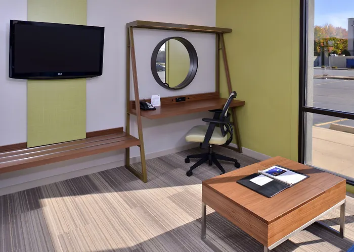 Hotel Express & By Ihg