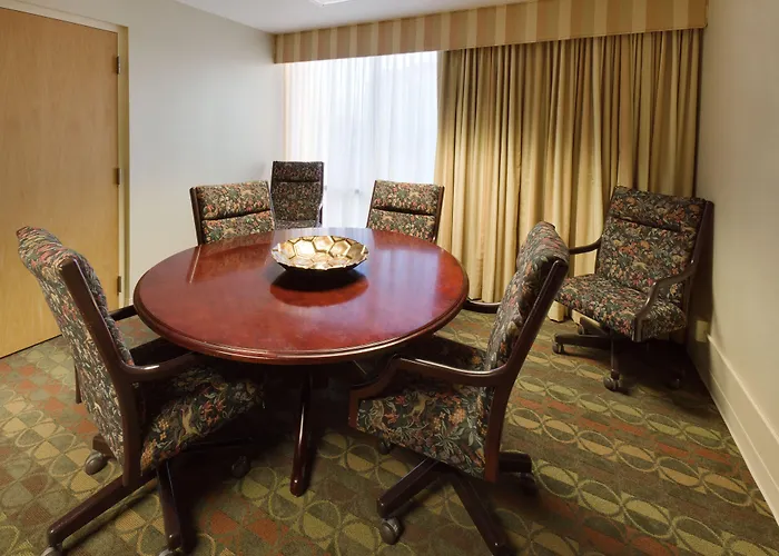 Express & By Ihg Hotel 2*