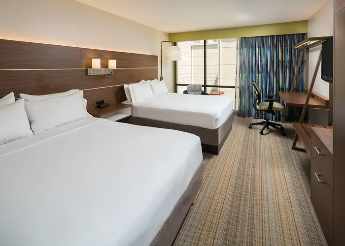 Express & By Ihg 2* Springfield