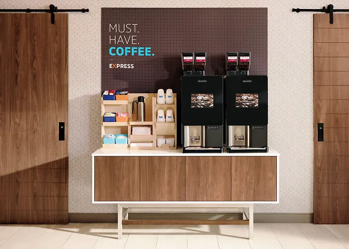 Express & By Ihg Springfield