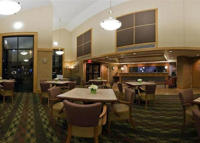 Express & By Ihg 2*