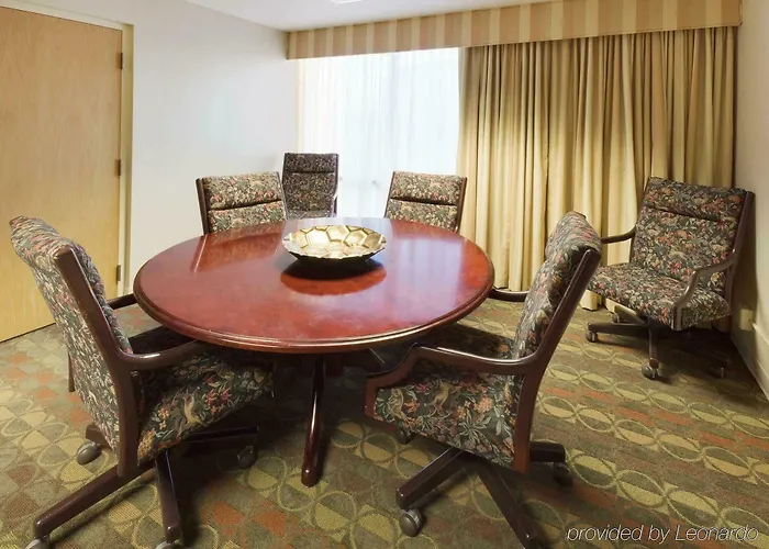 Express & By Ihg 2* Springfield