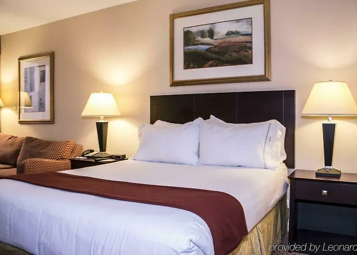 Express & By Ihg 2*